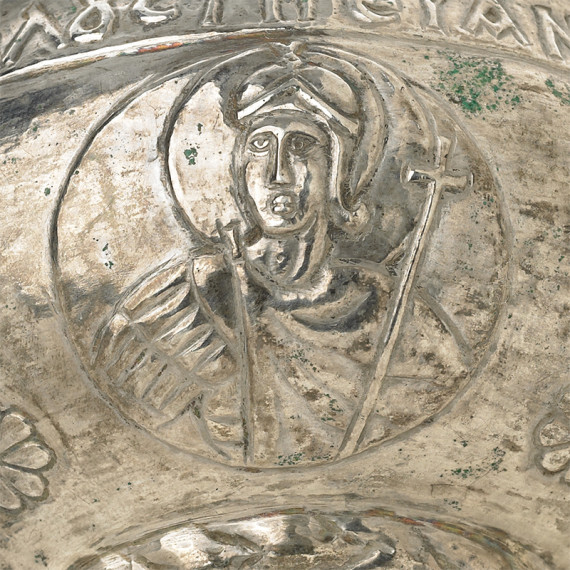Büstenbild des Heiligen Konstantin: Detail eines silbernen Rauchgefäßes im Badischen Landesmuseum Karlsruhe, Inv.-Nr. 93/1055 · Foto: LEIZA / R. Müller).